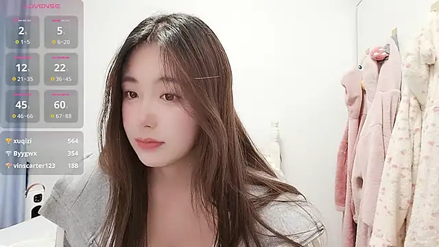 Snapshot of Luna_868 chatting on December 2025 07:53:02 PM Luna 868 online show from December 2025 07:53:02 PM