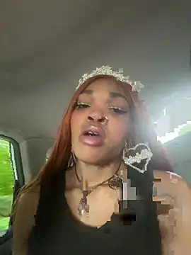 LunaNova999 online show from May 2026 10:47:02 PM