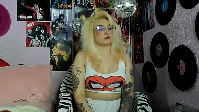 Avril Maria online show from May 2026 10:16:02 PM
