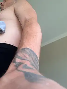 macmaddy8989 online show from December 2025 03:06:01 PM