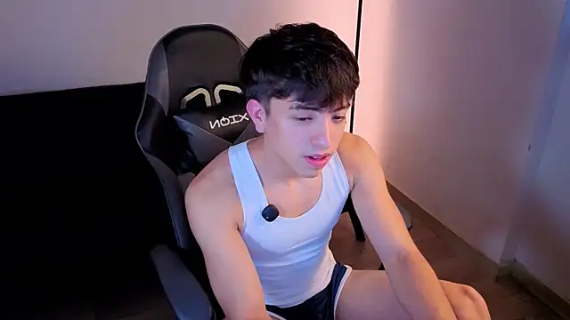 onlinenico online show from April 2026 11:04:01 PM