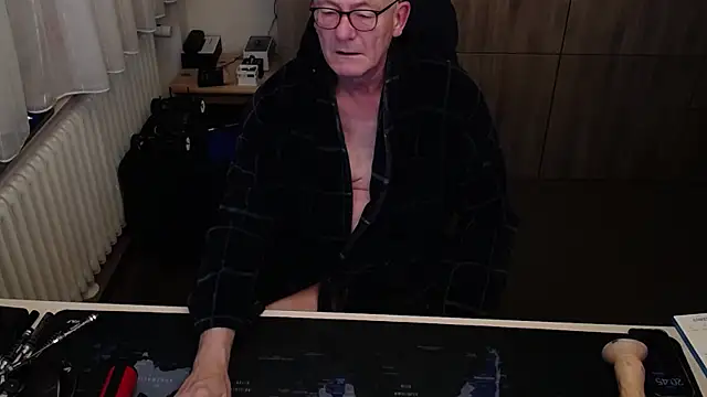 randyandy67 online show from November 2025 07:46:01 PM