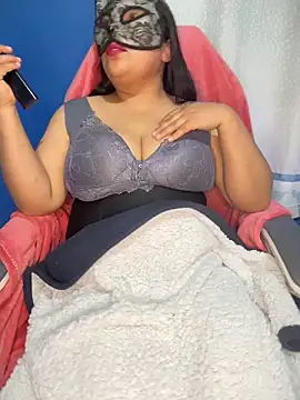 Snapshot of Luci_Sweet22 chatting on November 2025 02:39:01 AM Luci Sweet22 online show from November 2025 02:39:01 AM