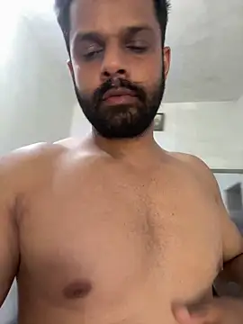 Vineeth3906 online show from June 2026 07:43:01 AM