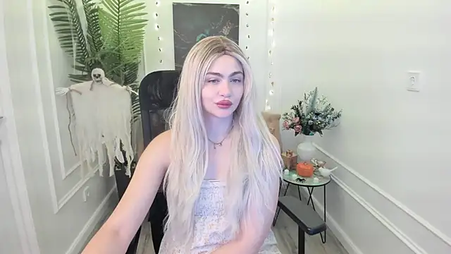 LeslieMineg online show from October 2025 11:22:02 AM