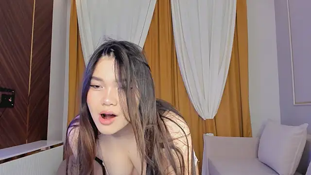 Snapshot of yummmymommy chatting on October 2025 01:18:01 PM yummmymommy online show from October 2025 01:18:01 PM