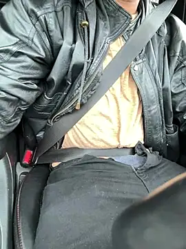 Snapshot of Jariushot3 chatting on January 2026 05:37:01 PM Jariushot3 online show from January 2026 05:37:01 PM