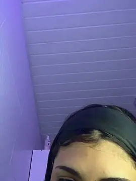 Snapshot of luluzinhax chatting on September 2025 03:01:01 AM luluzinhax online show from September 2025 03:01:01 AM