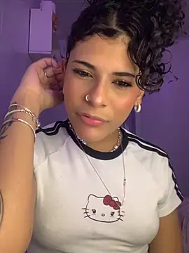 Snapshot of luluzinhax chatting on October 2025 03:28:01 AM luluzinhax online show from October 2025 03:28:01 AM