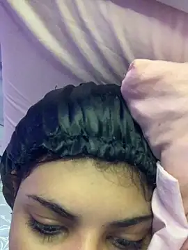 Snapshot of luluzinhax chatting on October 2025 01:11:01 PM luluzinhax online show from October 2025 01:11:01 PM