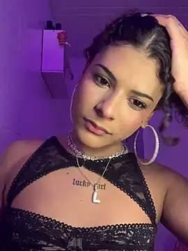 Snapshot of luluzinhax chatting on January 2026 02:05:02 AM luluzinhax online show from January 2026 02:05:02 AM