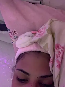 Snapshot of luluzinhax chatting on January 2026 02:49:01 AM luluzinhax online show from January 2026 02:49:01 AM