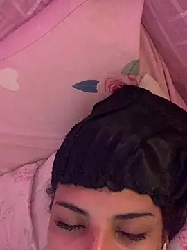 Snapshot of luluzinhax chatting on February 2026 01:05:02 PM luluzinhax online show from February 2026 01:05:02 PM