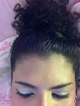 Snapshot of luluzinhax chatting on February 2026 01:53:02 AM luluzinhax online show from February 2026 01:53:02 AM