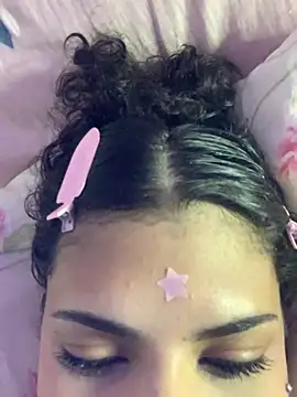 Snapshot of luluzinhax chatting on February 2026 02:29:01 AM luluzinhax online show from February 2026 02:29:01 AM