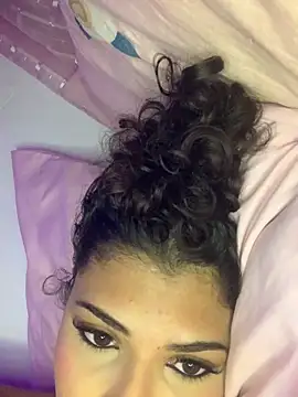 Snapshot of luluzinhax chatting on February 2026 03:15:01 AM luluzinhax online show from February 2026 03:15:01 AM