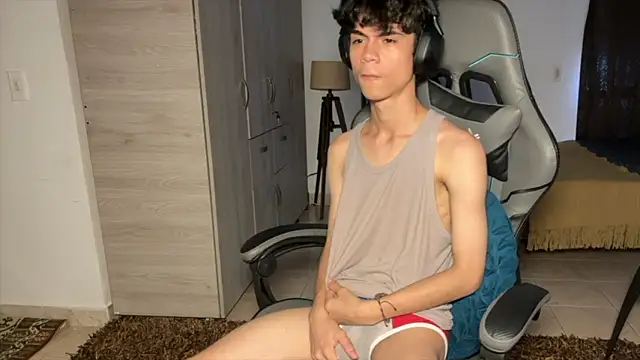 OopsAgain  online show from January 2026 05:40:01 PM