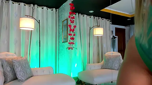 Snapshot of Zarajener chatting on March 2026 09:40:01 PM Zarajener online show from March 2026 09:40:01 PM