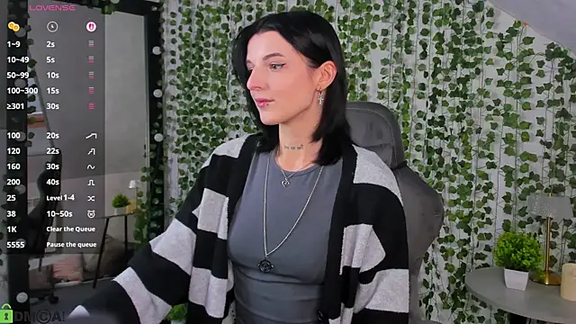 Snapshot of Lynn_Martin chatting on July 2026 12:04:01 AM Lynn Martin online show from July 2026 12:04:01 AM