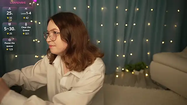 Ruminelle online show from September 2025 01:47:02 PM