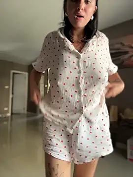 Snapshot of VendiMur chatting on December 2025 02:06:02 AM VendiMur online show from December 2025 02:06:02 AM