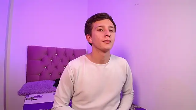 mae nathan  online show from December 2025 06:29:02 AM