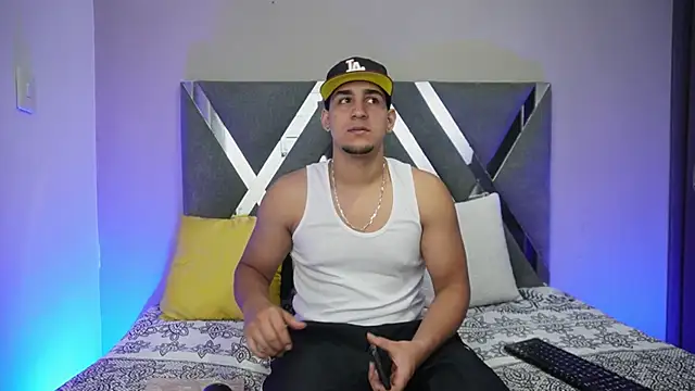 massimo vidal  online show from October 2025 02:55:02 AM