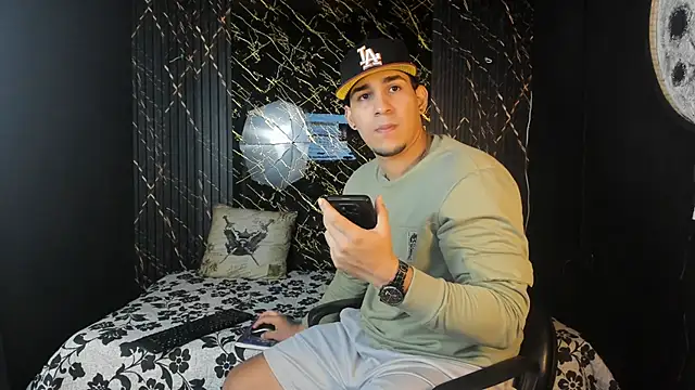 massimo vidal  online show from February 2026 01:48:02 PM