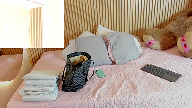 Liss-Reyes online show from April 2026 01:27:02 PM