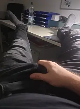 Snapshot of stunning_stallion chatting on October 2025 09:26:02 PM stunning stallion online show from October 2025 09:26:02 PM