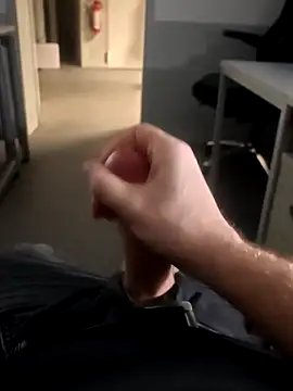 Snapshot of stunning_stallion chatting on February 2026 12:28:01 AM stunning stallion online show from February 2026 12:28:01 AM