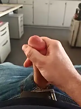 Snapshot of stunning_stallion chatting on February 2026 04:38:01 PM stunning stallion online show from February 2026 04:38:01 PM