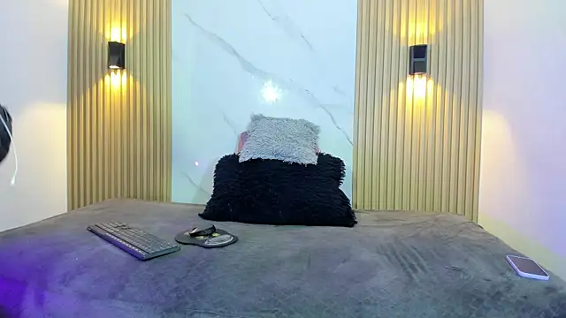 Valentinaliux  online show from February 2026 11:27:02 AM