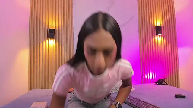 Valentinaliux  online show from March 2026 11:16:01 AM