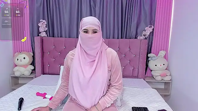 Nayla-Mouna online show from October 2025 07:46:02 PM