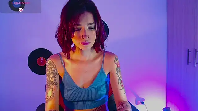 Snapshot of rootwallace chatting on October 2025 12:22:01 AM rootwallace online show from October 2025 12:22:01 AM