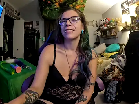 Snapshot of R4inbowK1tty chatting on November 2025 05:07:02 AM R4inbowK1tty online show from November 2025 05:07:02 AM