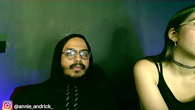  leda swan  online show from October 2025 01:31:02 PM