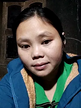 Snapshot of omiu-baby chatting on December 2025 11:11:01 PM omiu-baby online show from December 2025 11:11:01 PM