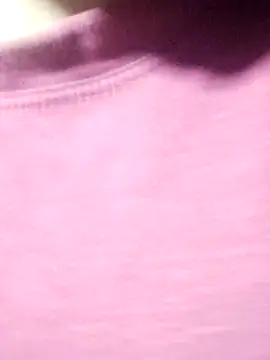 Snapshot of omiu-baby chatting on December 2025 11:01:02 PM omiu-baby online show from December 2025 11:01:02 PM