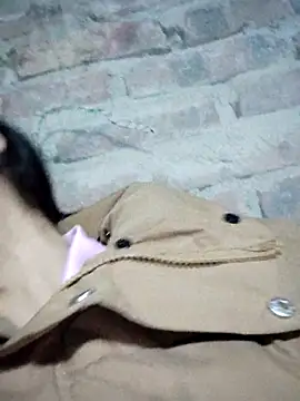 Snapshot of omiu-baby chatting on February 2026 12:45:02 AM omiu-baby online show from February 2026 12:45:02 AM