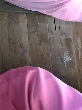 Snapshot of omiu-baby chatting on February 2026 01:59:02 AM omiu-baby online show from February 2026 01:59:02 AM