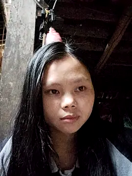 Snapshot of omiu-baby chatting on April 2026 01:17:01 AM omiu-baby online show from April 2026 01:17:01 AM