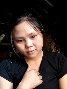 Snapshot of omiu-baby chatting on April 2026 01:27:01 AM omiu-baby online show from April 2026 01:27:01 AM