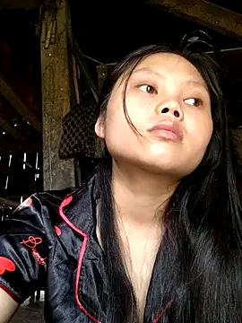 Snapshot of omiu-baby chatting on April 2026 02:45:02 AM omiu-baby online show from April 2026 02:45:02 AM