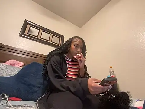 Snapshot of Brooke012 chatting on April 2026 10:43:02 PM Brooke012 online show from April 2026 10:43:02 PM