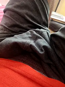 Snapshot of Deshi_hot_boy chatting on October 2025 05:14:01 AM Deshi hot boy online show from October 2025 05:14:01 AM