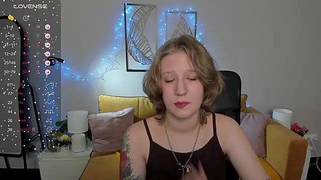 Hailey Foxy online show from September 2025 08:49:02 AM