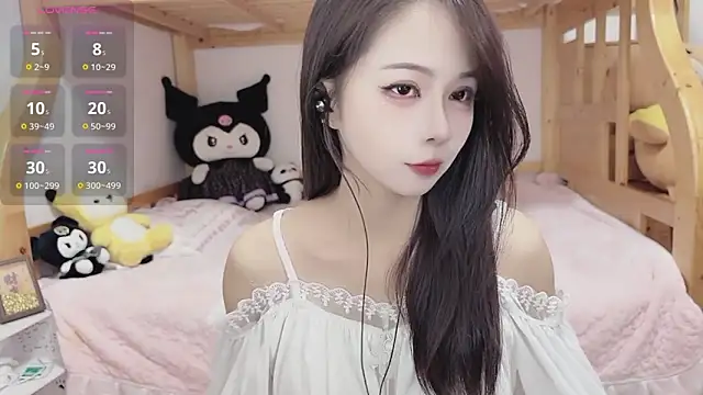 Snapshot of Sue101010 chatting on October 2025 09:54:02 PM Sue101010 online show from October 2025 09:54:02 PM