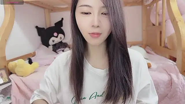 Snapshot of Sue101010 chatting on October 2025 06:12:01 AM Sue101010 online show from October 2025 06:12:01 AM